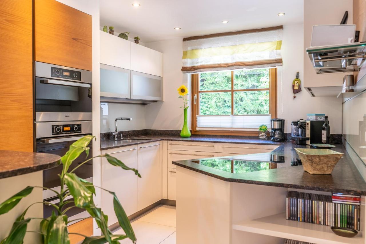Apartment Salzburg City&Lake Elixhausen ภายนอก รูปภาพ